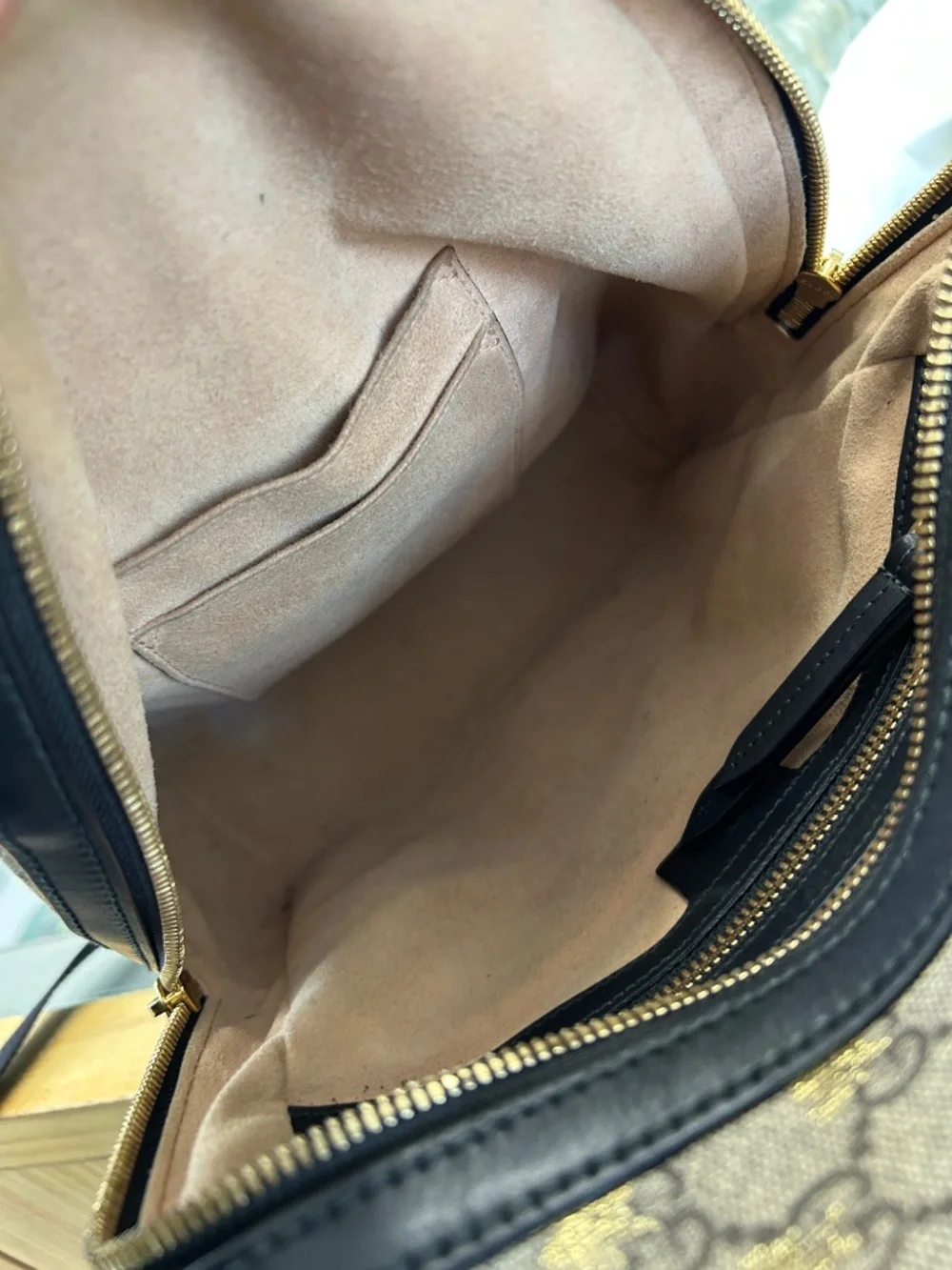 Pre Owned Gucci GG Supreme Bee Print Backpack
